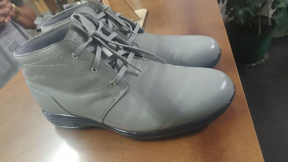 Lace-up shoes
